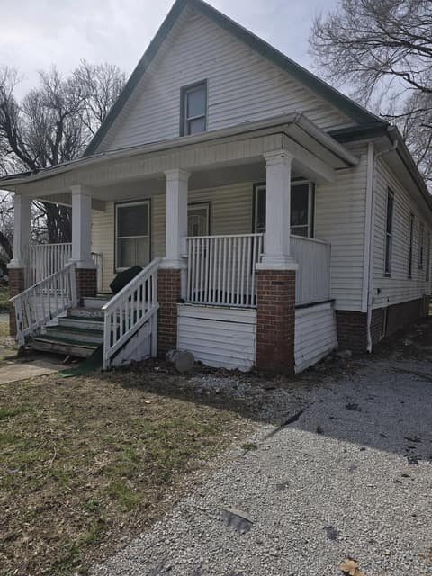 1045 N Monroe St photo 1