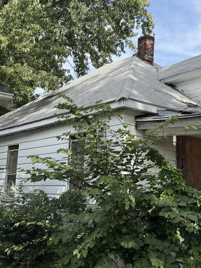 1096 W Green St photo 23