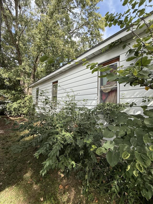 1096 W Green St photo 21