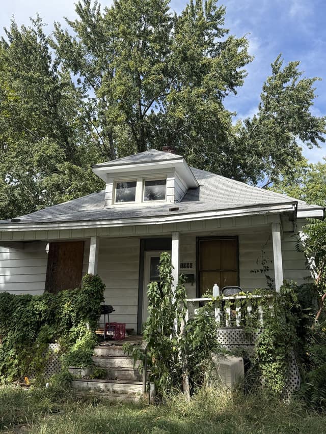 1096 W Green St photo 22