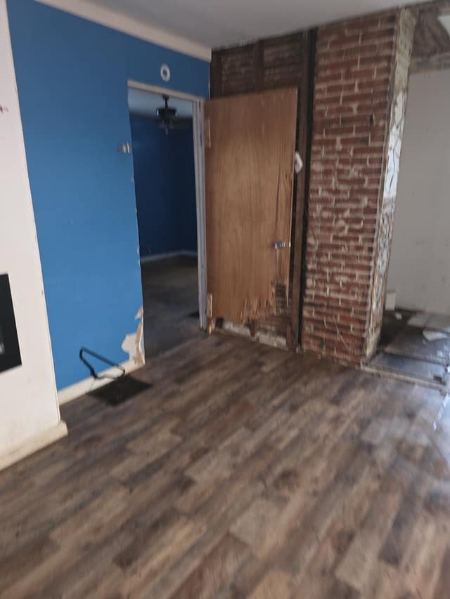 1180 E Mueller Ave photo 2
