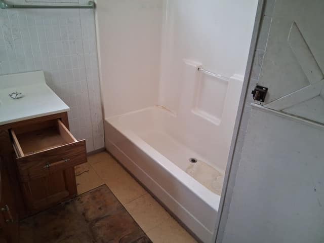 1214 W Butler St photo 5