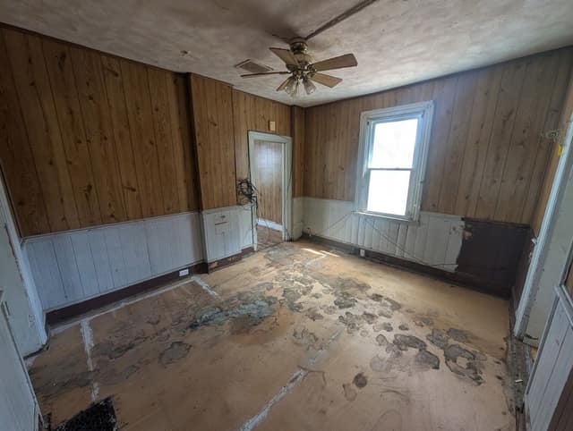 1214 W Butler St photo 3