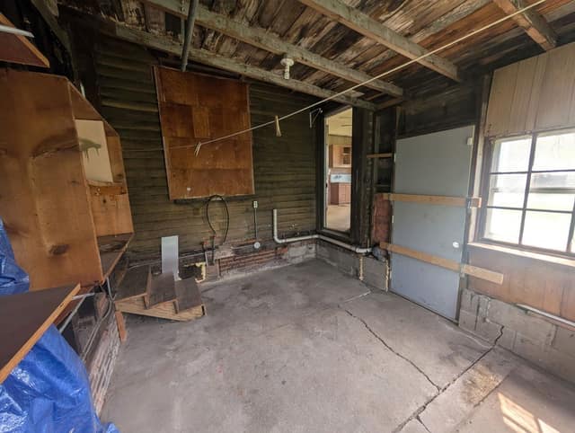 1214 W Butler St photo 9