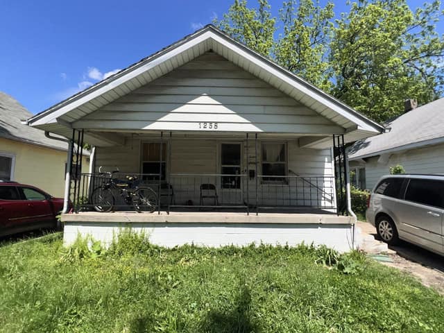 1258 E Division St photo 1