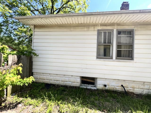 1258 E Division St photo 24