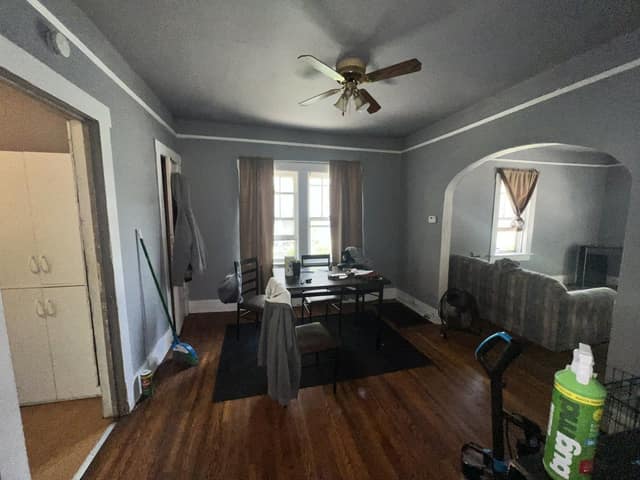 1258 E Division St photo 2