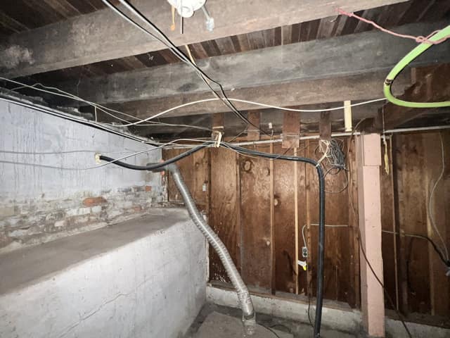 1258 E Division St photo 11
