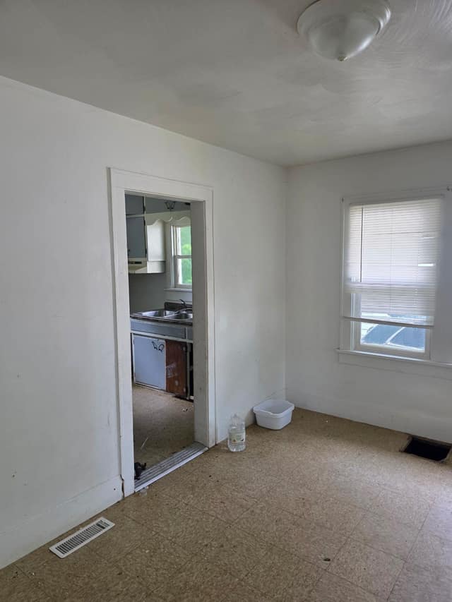 1259 E Whitmer St photo 6