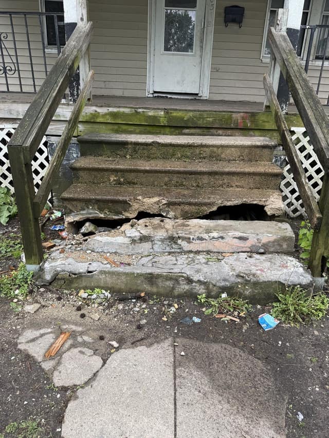 1303 E WHITMER ST photo 16