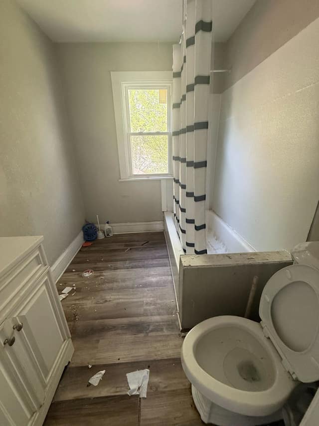 1315 Poindexter St photo 4
