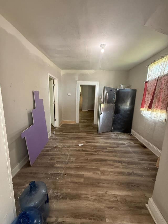 1315 Poindexter St photo 9