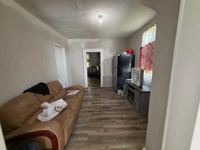 1315 Poindexter St photo 11