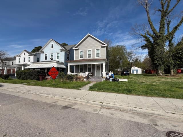 1315 Poindexter St photo 13