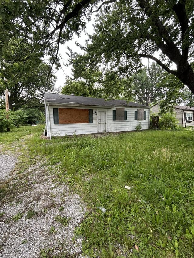 1320 Williams St photo 1