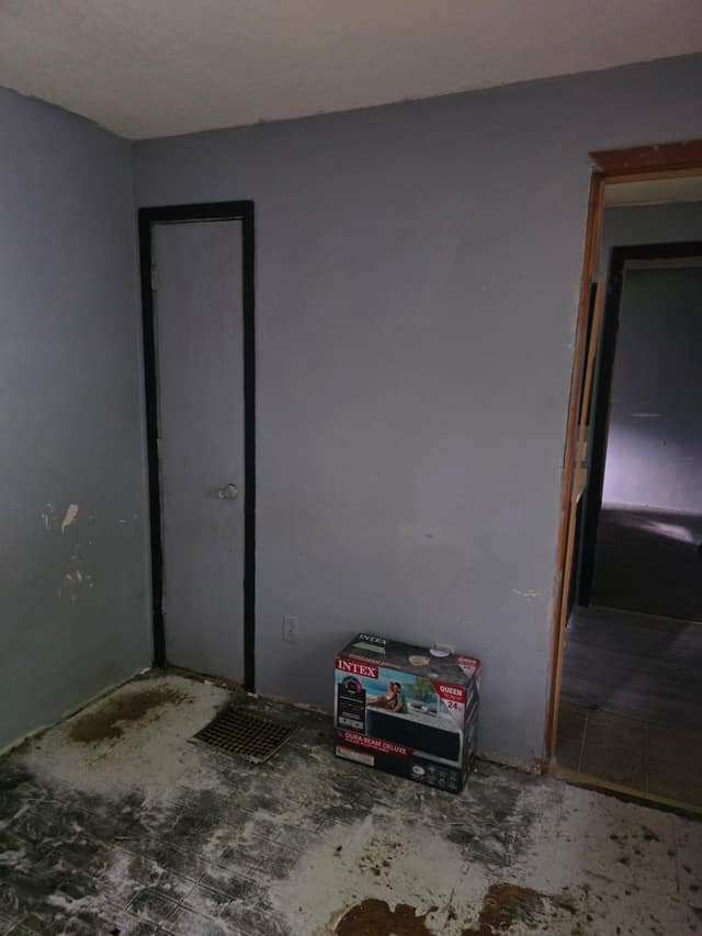 132 N 23rd Place photo 5