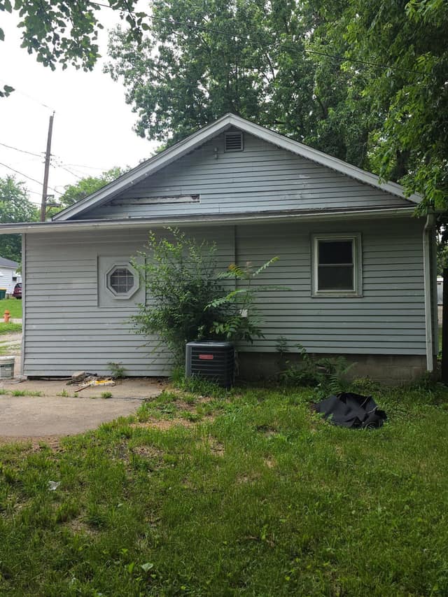 132 N 23rd Place photo 24
