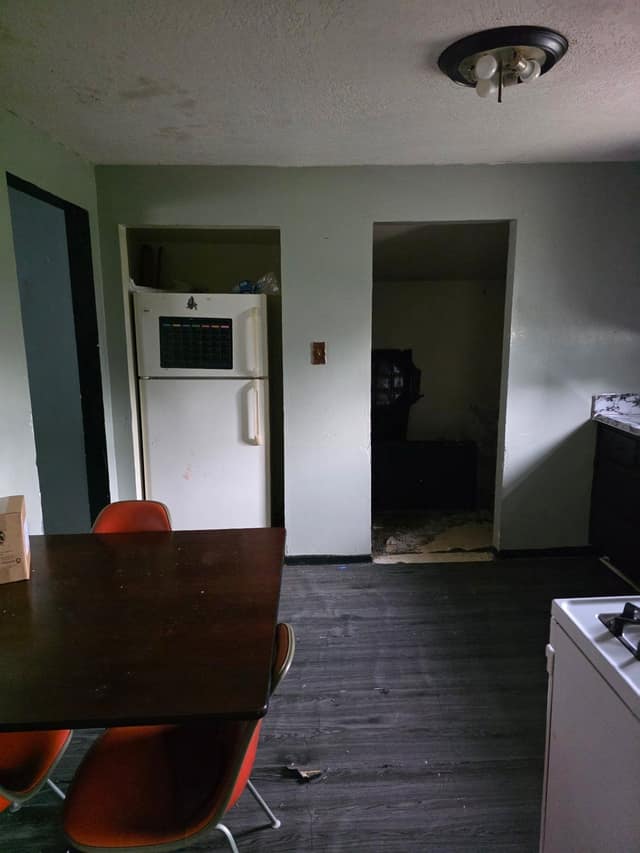 132 N 23rd Place photo 13
