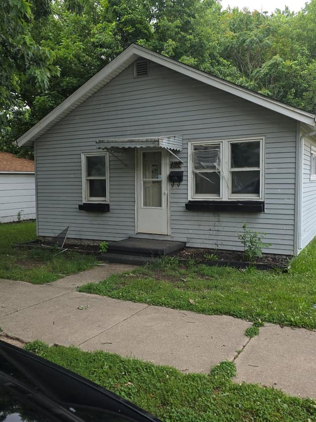 132 N 23rd Place photo 1