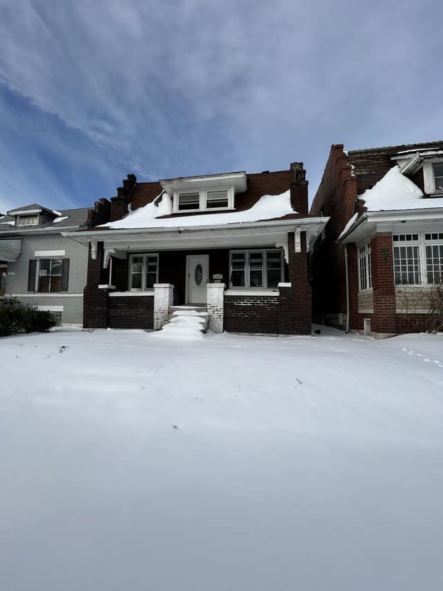 1337 Walton Ave photo 3