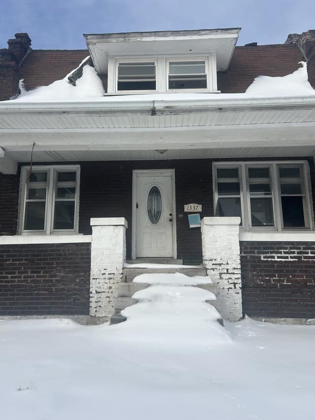 1337 Walton Ave photo 2