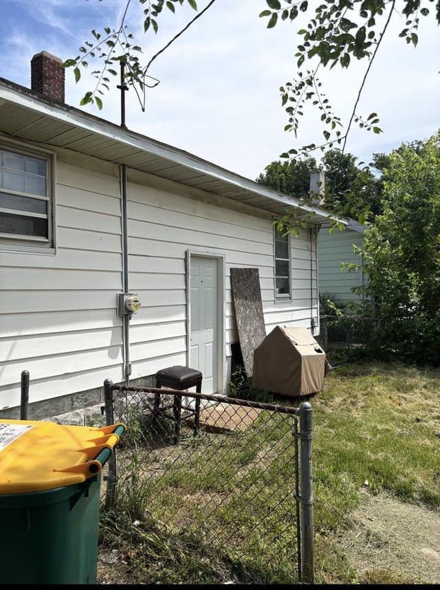 1365 E Walnut St photo 27