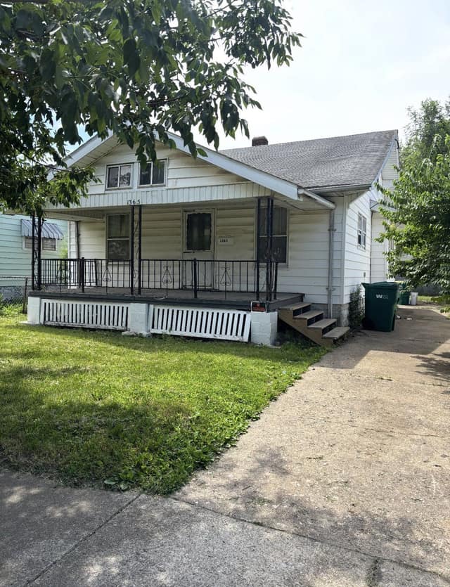1365 E Walnut St photo 1