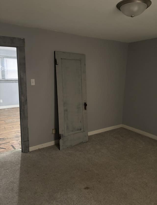 1365 E Walnut St photo 3