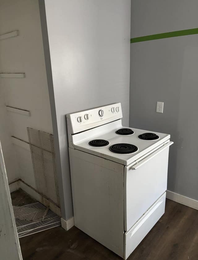 1365 E Walnut St photo 6
