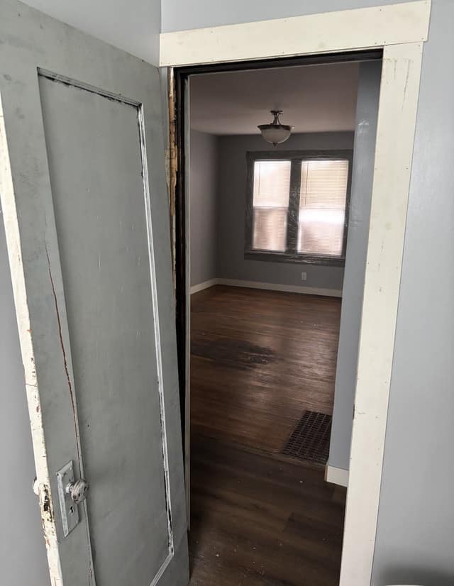 1365 E Walnut St photo 2
