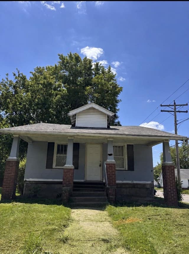 1505 E Walnut St photo 1