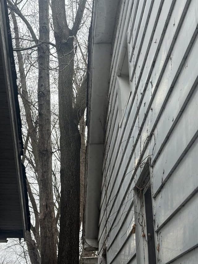 1553 E HICKORY ST photo 9