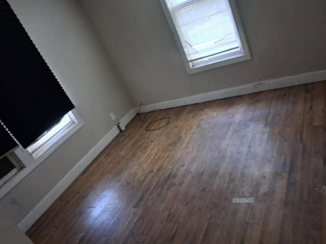 1610 S Lydia Ave photo 2