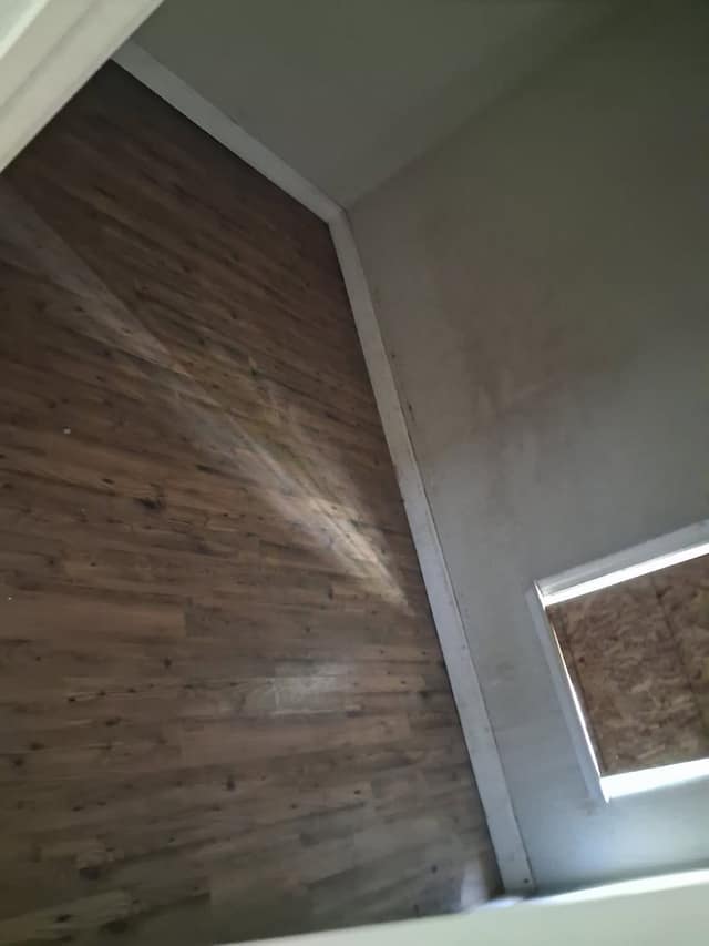 1610 S Lydia Ave photo 3