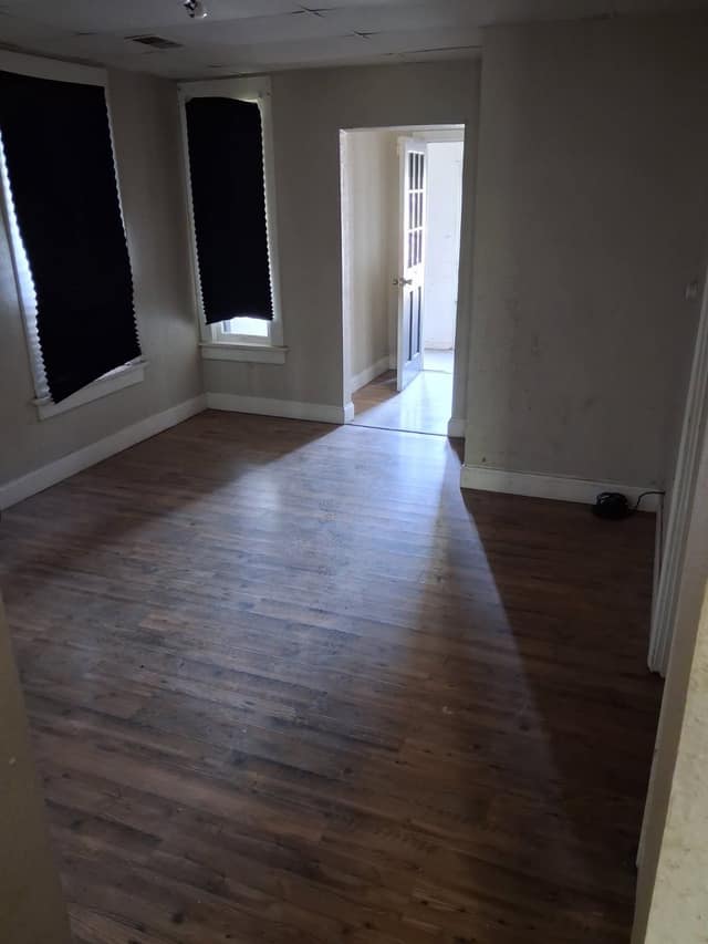 1610 S Lydia Ave photo 5