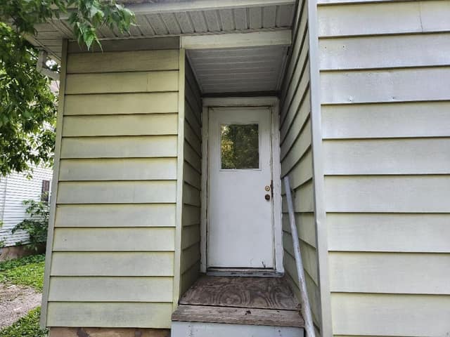 1975 E North St photo 26