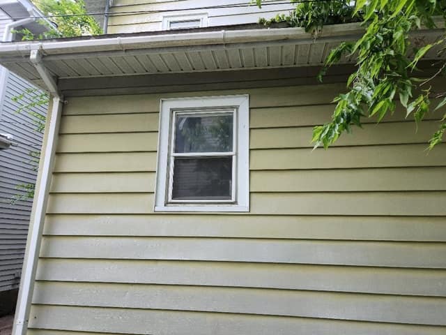 1975 E North St photo 27