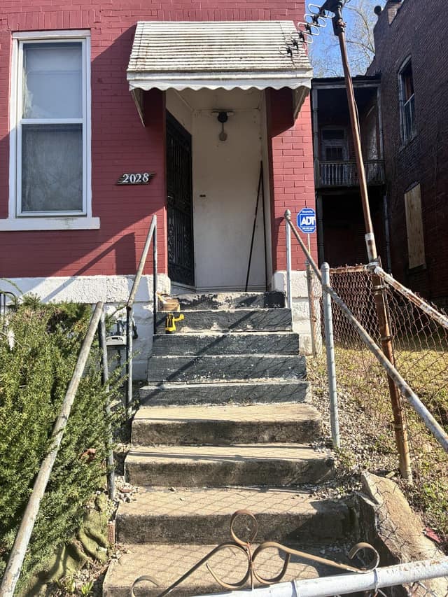 2028 E Prairie Ave photo 1