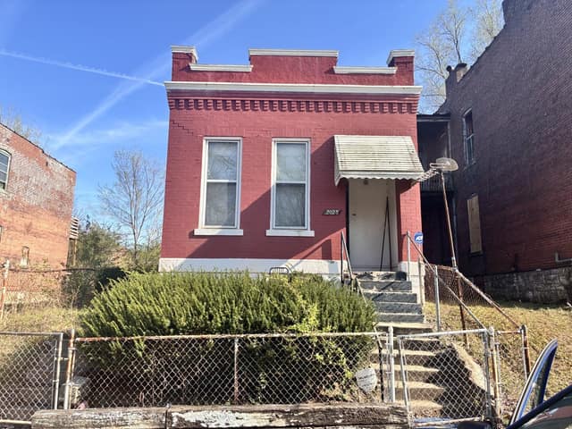 2028 E Prairie Ave photo 2