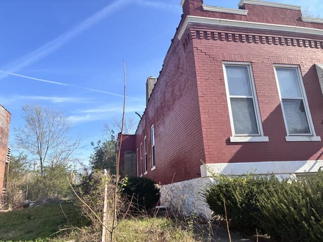 2028 E Prairie Ave photo 4
