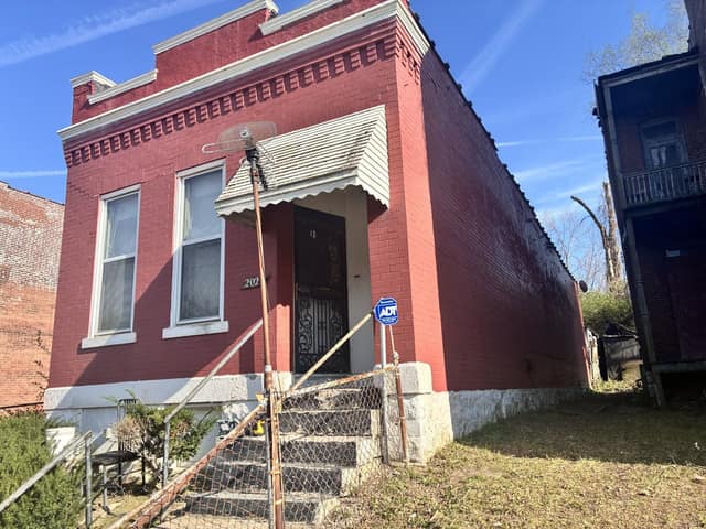 2028 E Prairie Ave photo 5