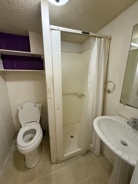 2061 N College St photo 14