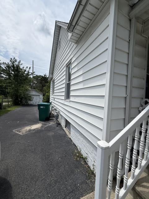 2061 N College St photo 17