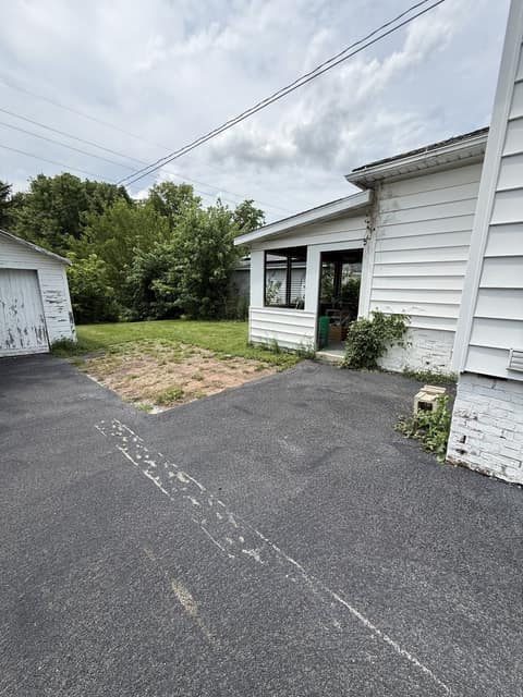 2061 N College St photo 18
