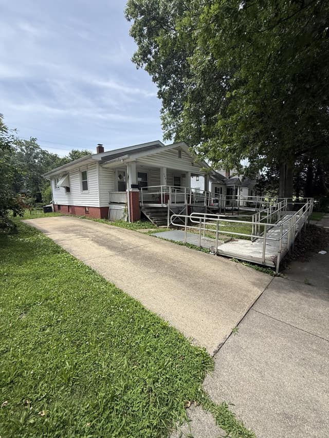 2081 N College St photo 1