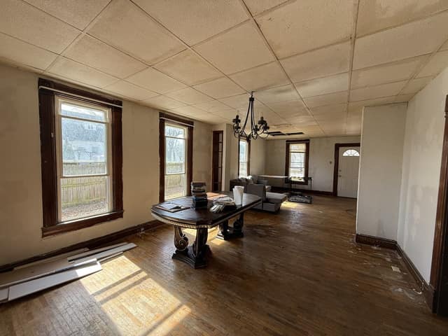 227 N Hickory St photo 4