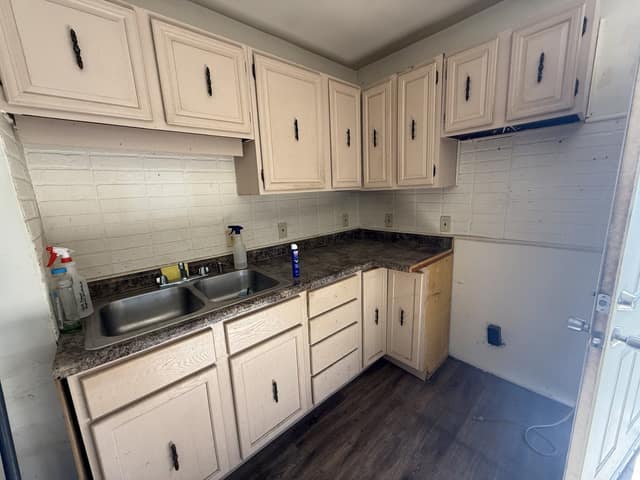 227 N Hickory St photo 6