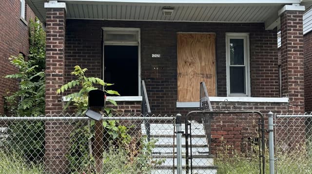 2425 Cleveland Ave photo 1