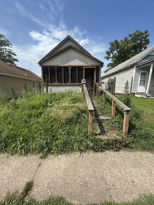 2504A Denver St photo 1