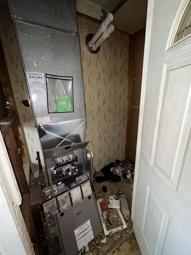 2504A Denver St photo 12